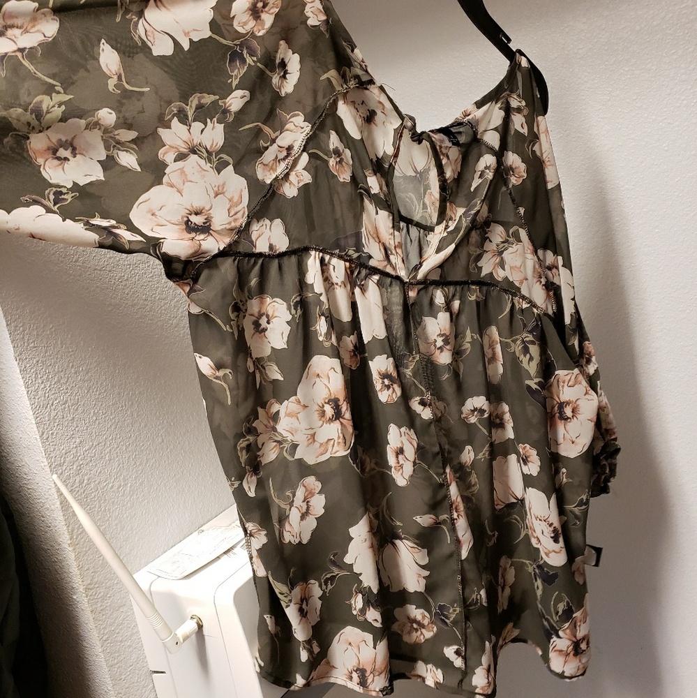 Flowy chiffon blouse 3/4 sleeves